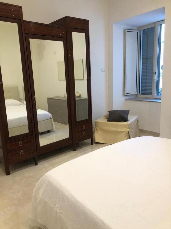 Annie'S Riviera Apartment เนเปิลส์ ภายนอก รูปภาพ