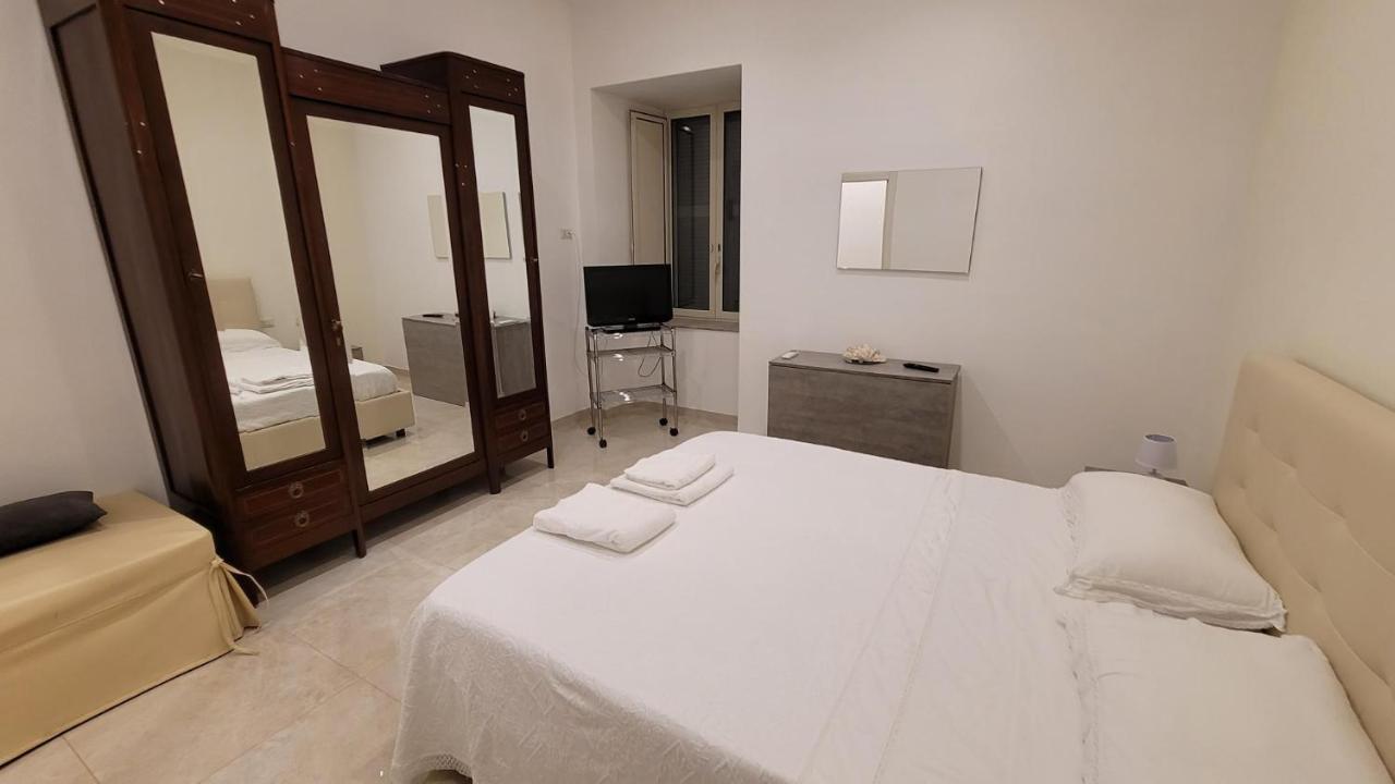 Annie'S Riviera Apartment เนเปิลส์ ภายนอก รูปภาพ